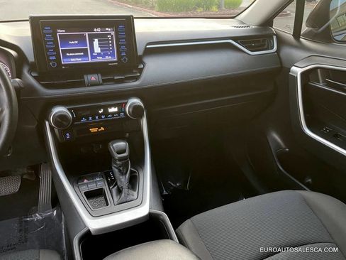 Used 2022 Toyota RAV4 LE image 20