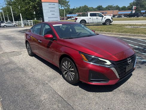 Used 2023 Nissan Altima 2.5 SV FWD image 8