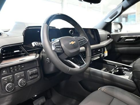 New 2026 Chevrolet Suburban Premier AWD/4WD image 24