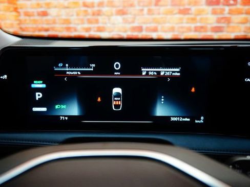 Certified 2023 Nissan Ariya FWD image 16