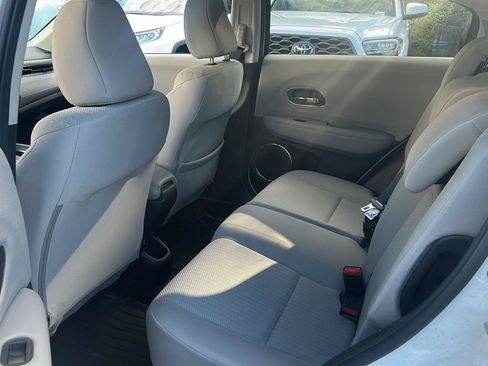 Used 2017 Honda HR-V EX image 5