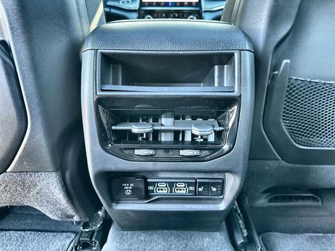 Used 2022 Jeep Grand Cherokee Overland image 22