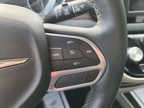 Used 2023 Chrysler Voyager LX FWD image 26