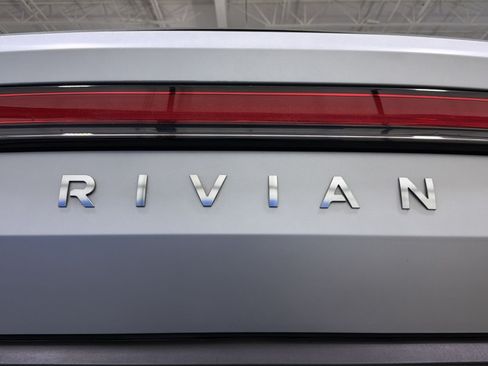 Used 2024 Rivian R1T Adventure AWD/4WD image 21
