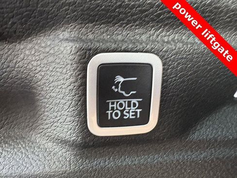 Used 2024 Jeep Grand Cherokee L Limited w/ Luxury Tech Group II image 10