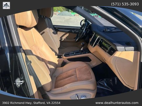 Used 2018 Porsche Macan AWD/4WD image 15