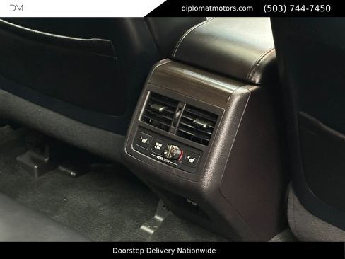 Used 2016 Toyota Avalon Limited w/ Toyota Safety Sense Package image 22