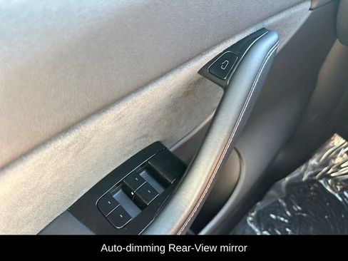 Used 2021 Tesla Model Y Long Range AWD/4WD image 24