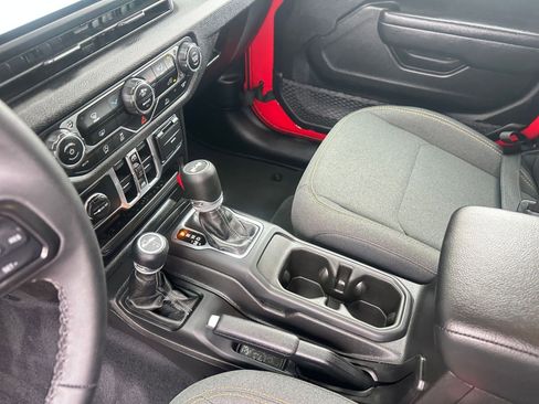 Used 2025 Jeep Wrangler Sport S image 41