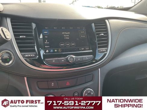 Used 2018 Chevrolet Trax LT w/ LT Convenience Package AWD/4WD image 21