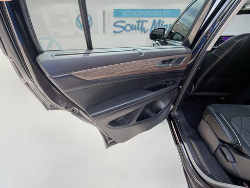 Certified 2024 Volkswagen Atlas SEL Premium R-Line AWD/4WD image 26