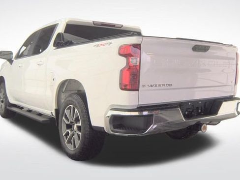 Used 2024 Chevrolet Silverado 1500 LT AWD/4WD image 11
