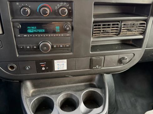 Used 2017 GMC Savana 3500 Van Cab-Chassis 2D image 26