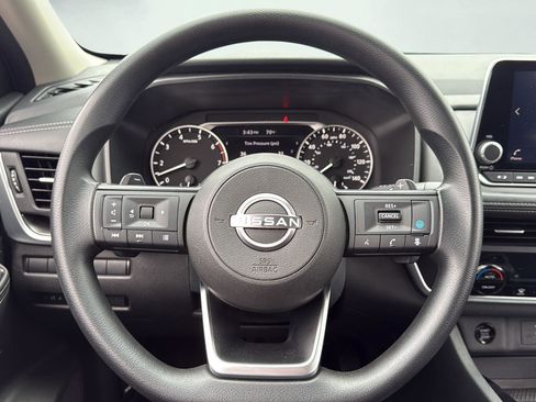 Used 2024 Nissan Rogue SV image 13