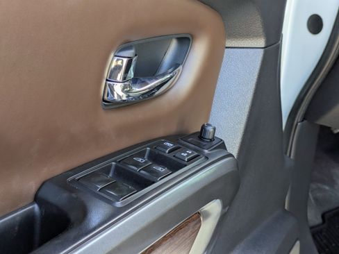 Used 2016 Nissan Titan Platinum Reserve image 13