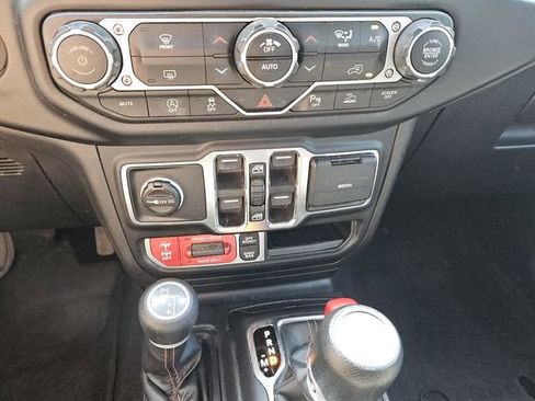 Used 2023 Jeep Gladiator Rubicon w/ LED Lighting Group AWD/4WD image 19