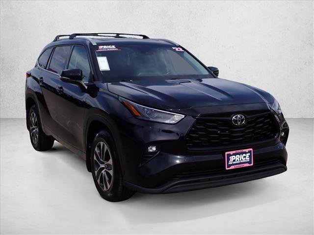 Used 2022 Toyota Highlander XLE AWD/4WD image 6