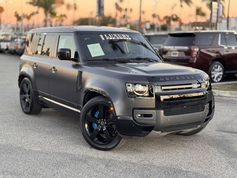 Used 2022 Land Rover Defender 110 V8 image 2