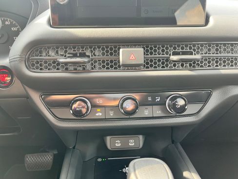 New 2027 Honda HR-V LX image 14