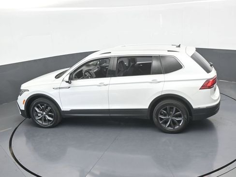 Used 2023 Volkswagen Tiguan SE image 48