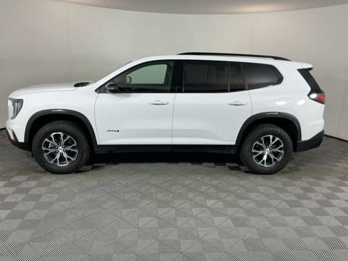 Used 2025 GMC Acadia AT4 w/ Luxury Package AWD/4WD image 6
