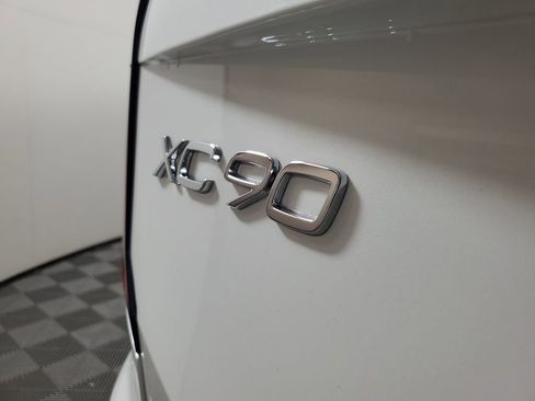 New 2026 Volvo XC90 T8 Ultra w/ Protection Package Premier AWD/4WD image 8