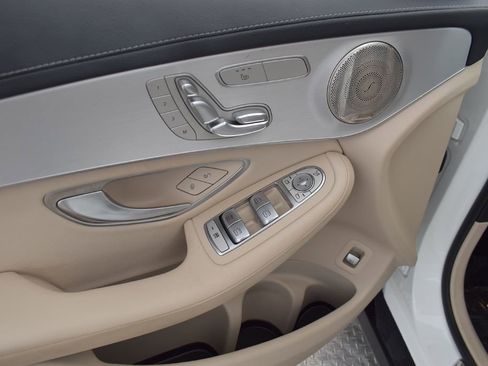 Used 2023 Mercedes-Benz GLC 300 4MATIC Coupe image 12