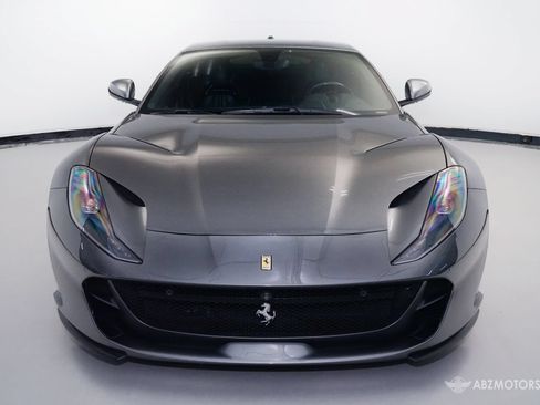 Used 2019 Ferrari 812 Superfast RWD image 3