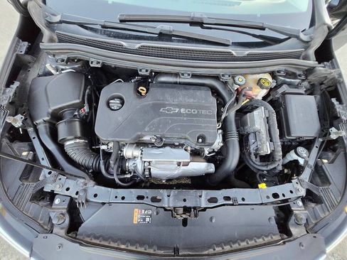 Used 2017 Chevrolet Cruze LT FWD image 40