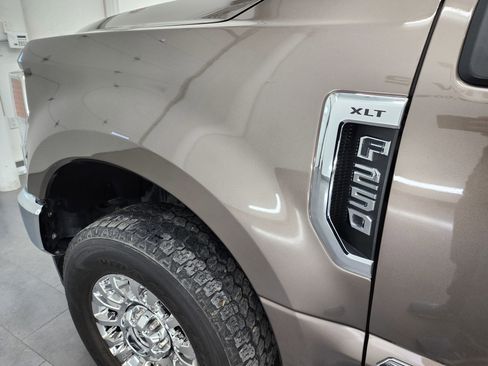 Used 2022 Ford F250 XLT w/ XLT Premium Package image 34