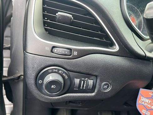 Used 2020 Jeep Cherokee Trailhawk w/ Comfort/Convenience Group AWD/4WD image 24