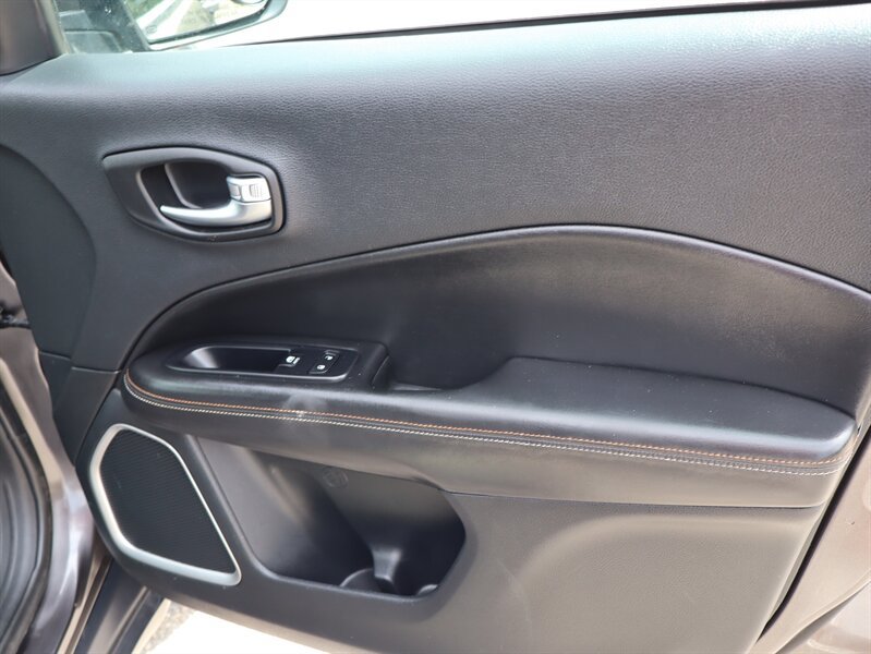 Used 2020 Jeep Compass Sport AWD/4WD image 12