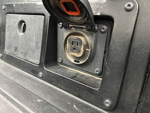 Used 2023 Toyota Tacoma TRD Off-Road image 31