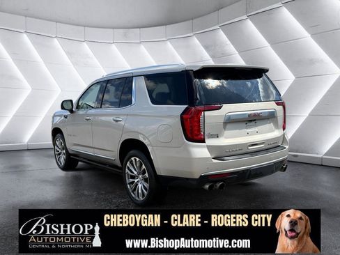 Used 2021 GMC Yukon Denali w/ Denali Premium Package image 16