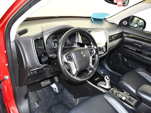 Used 2018 Mitsubishi Outlander GT AWD/4WD image 36