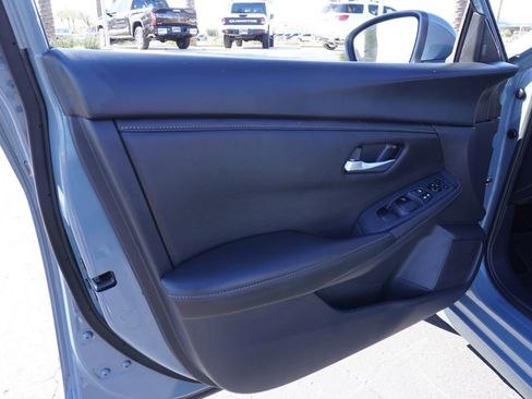 Used 2023 Kia Sorento LX image 14