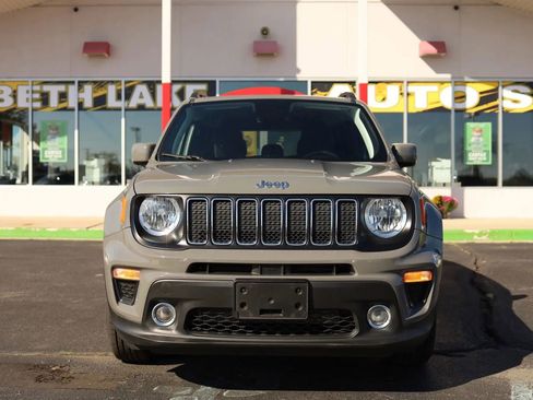 Used 2020 Jeep Renegade Latitude w/ Cold Weather Group image 2