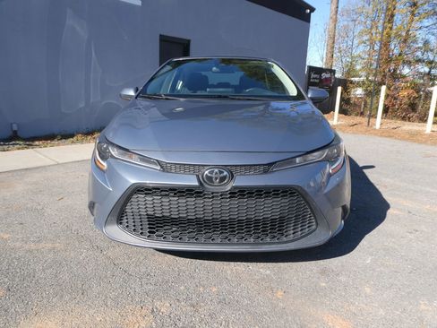 Used 2021 Toyota Corolla LE image 2