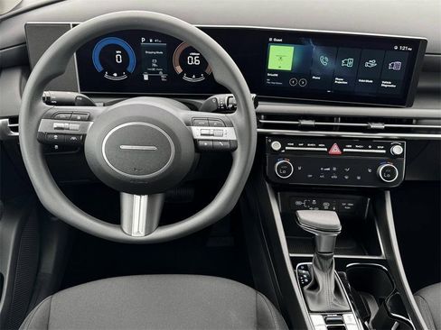 Certified 2025 Hyundai Tucson SEL image 17