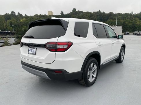Certified 2025 Honda Pilot EX-L image 12