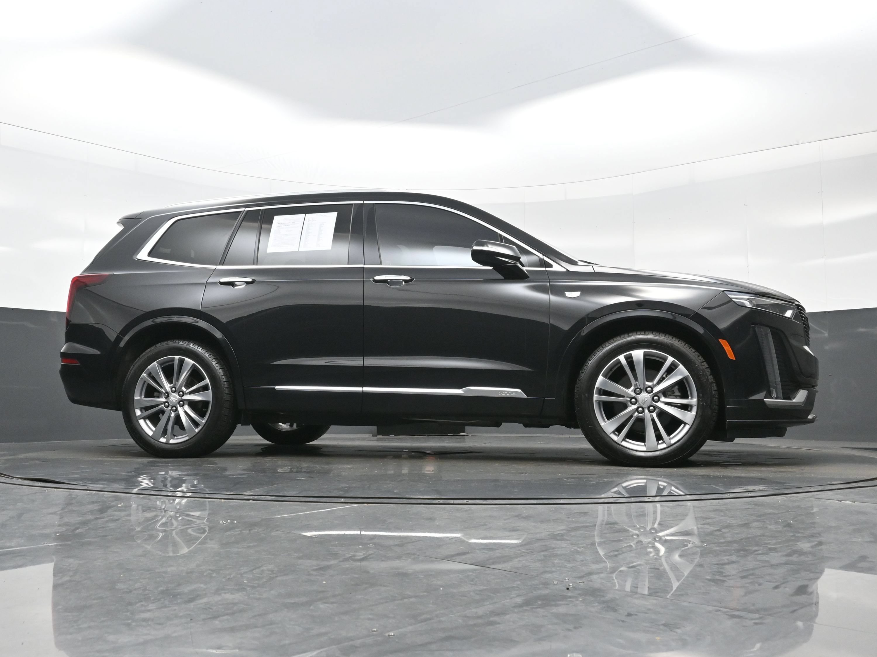 Used 2023 Cadillac XT6 Premium Luxury FWD image 32