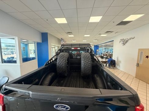 Used 2022 Ford F250 Lariat w/ Lariat Ultimate Package AWD/4WD image 16