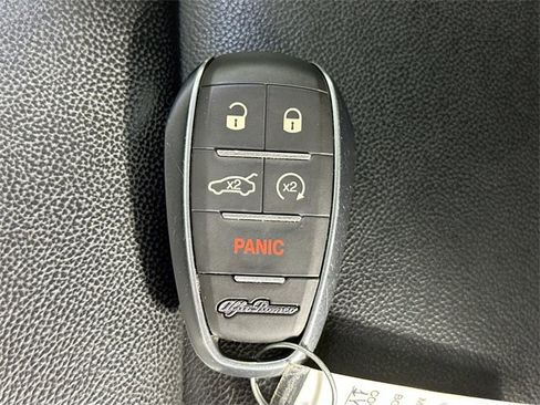 Used 2022 Alfa Romeo Giulia Ti image 18