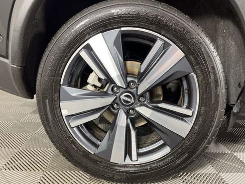 Used 2023 Nissan Rogue SL w/ SL Premium Package image 16