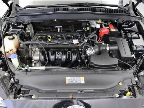 Used 2018 Ford Fusion SE w/ Equipment Group 201A FWD image 24