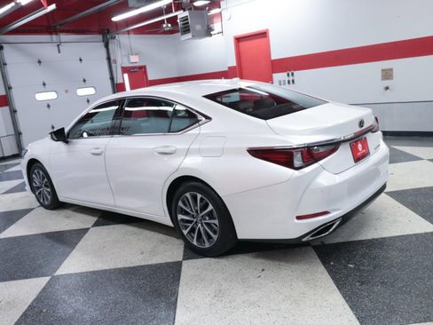 Used 2022 Lexus ES 350 w/ Premium Package FWD image 6