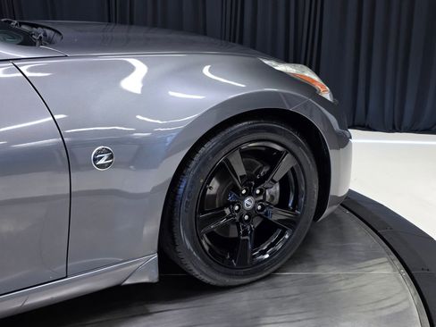 Used 2014 Nissan 370Z Coupe RWD image 31