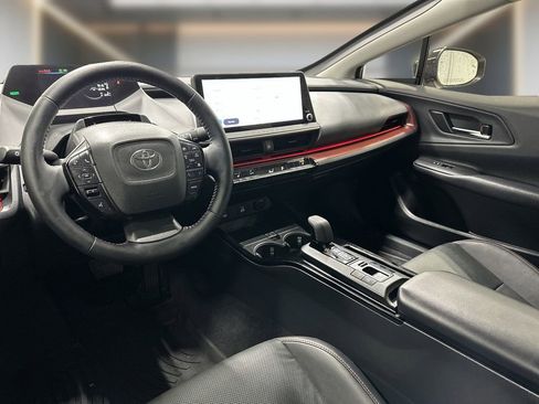Used 2024 Toyota Prius Prime FWD image 12