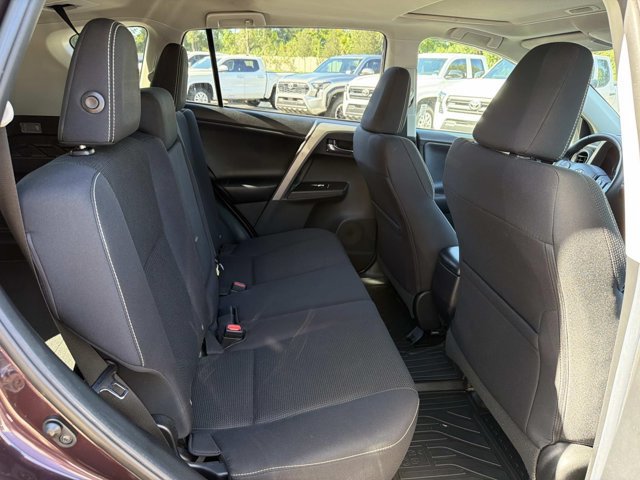 Used 2018 Toyota RAV4 XLE FWD image 19