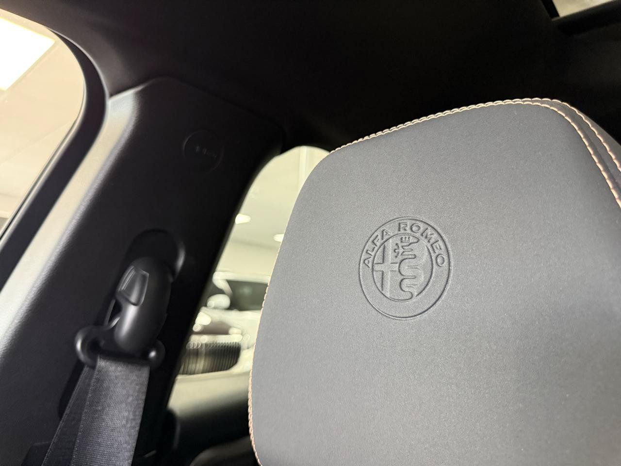 Used 2024 Alfa Romeo Tonale Ti AWD/4WD image 31